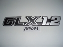 Letrero posterior "GLX 1.2"