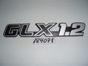 Letrero posterior "GLX 1.2" Letrero posterior "GLX 1.2"
